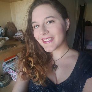 Meet your Posher, Alyssa